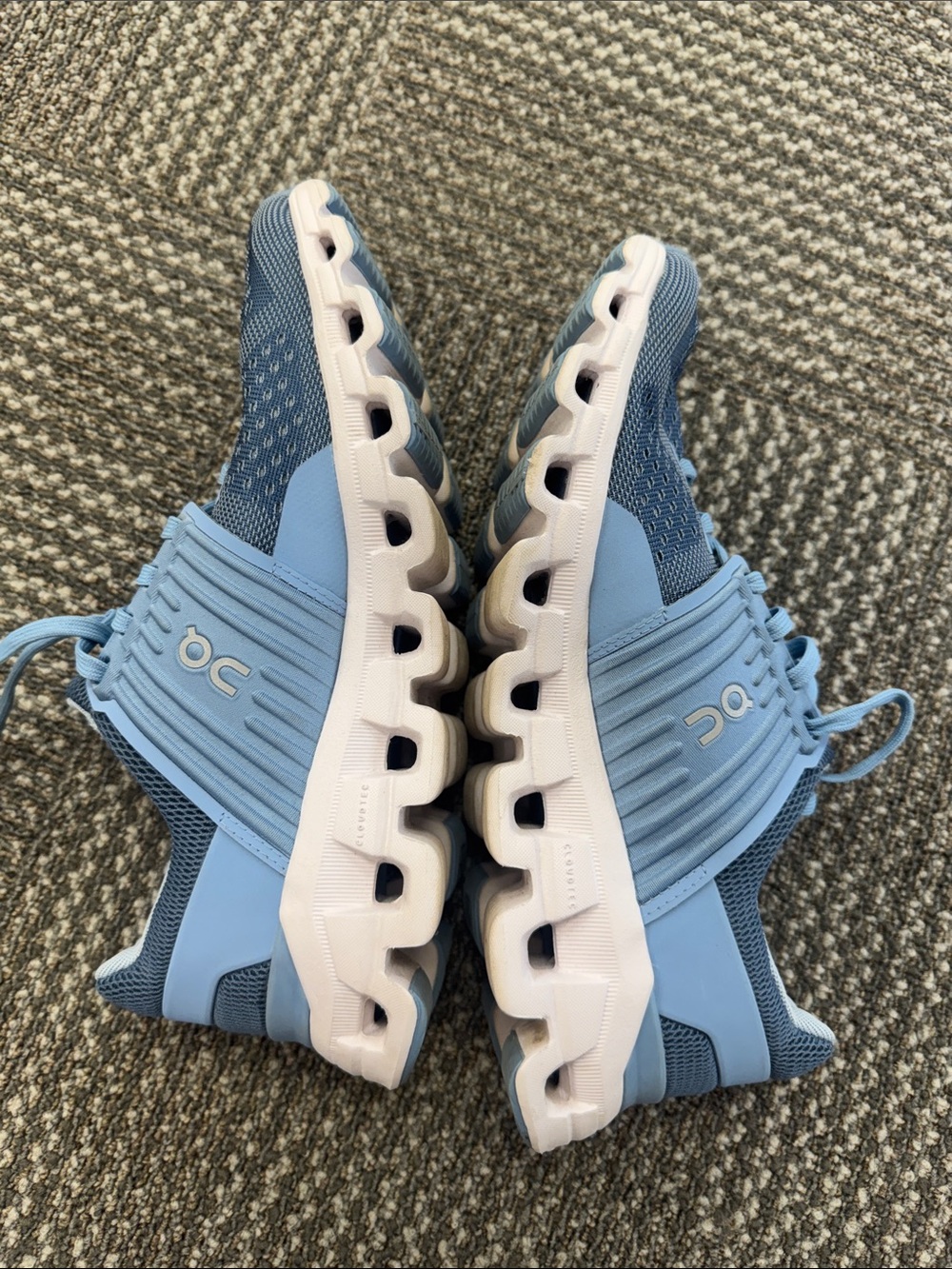 ON RUNNING Cloudswift Sneakers Running Shoes in Blue, size 7.5 - Picture 8 of 10